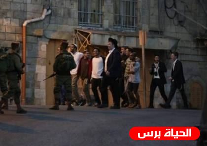 أصابة عدد من المواطنين جراء اعتداء المستوطنين وسط مدينة الخليل